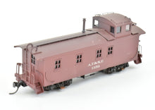 Load image into Gallery viewer, HO Brass Trains Inc. ATSF - Santa Fe Wood Caboose Custom Painted & Weathered