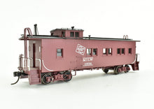 Load image into Gallery viewer, HO Brass CON OMI - Overland Models, Inc. MILW - Milwaukee Road 36' Wood Caboose FP No. 0558