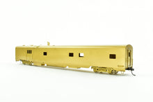 Load image into Gallery viewer, HO Brass S. Soho & Co. GN - Great Northern Empire Builder #1200 Baggage - Dormitory Car