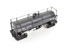 Load image into Gallery viewer, HO Brass W&R - W&R Enterprises UTLX - Union Tank Lines 6000 Gallon High Walkway Tank Car One Dome CP