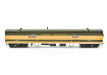 Load image into Gallery viewer, HO Brass Oriental Limited GN - Great Northern Streamlined "Empire Builder" 262 Baggage Less Skirts Pro-Painted