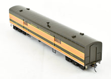 Load image into Gallery viewer, HO Brass Oriental Limited GN - Great Northern Streamlined "Empire Builder" 262 Baggage Less Skirts Pro-Painted