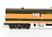 Load image into Gallery viewer, HO Brass Oriental Limited GN - Great Northern Streamlined "Empire Builder" 262 Baggage Less Skirts Pro-Painted