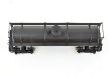 Load image into Gallery viewer, HO Brass W&R - W&R Enterprises UTLX - Union Tank Lines 6000 Gallon High Walkway Tank Car One Dome CP