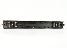 Load image into Gallery viewer, HO Brass Oriental Limited GN - Great Northern Streamlined "Empire Builder" 1370-1384 Pass Series Sleeper Pro-Painted
