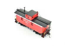 Load image into Gallery viewer, HO Brass DVP - Division Point NYC&St.L - Nickel Plate Road LE&W 26' Wood Caboose Factory Painted