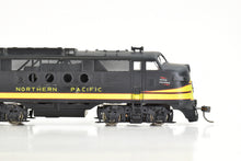 Load image into Gallery viewer, HO Brass Hallmark Models NP - Northern Pacific EMC FT A/B Set Both Powered Factory Painted