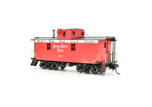 Load image into Gallery viewer, HO Brass DVP - Division Point NYC&St.L - Nickel Plate Road LE&W 26' Wood Caboose Factory Painted