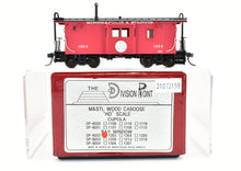 Load image into Gallery viewer, HO Brass DVP - Division Point - M&STL - Minneapolis & St Louis - Wood Bay Window Caboose