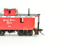 Load image into Gallery viewer, HO Brass DVP - Division Point NYC&St.L - Nickel Plate Road LE&W 26' Wood Caboose Factory Painted
