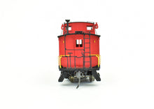Load image into Gallery viewer, HO Brass DVP - Division Point NYC&St.L - Nickel Plate Road LE&W 26' Wood Caboose Factory Painted