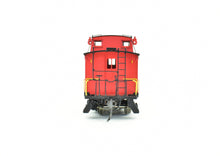 Load image into Gallery viewer, HO Brass DVP - Division Point NYC&St.L - Nickel Plate Road LE&W 26' Wood Caboose Factory Painted