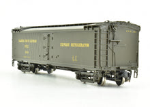 Load image into Gallery viewer, HO Brass CON CIL - Challenger Imports PFE - Pacific Fruit Express Refrigerator Car Rebuilt Version FP