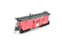 Load image into Gallery viewer, HO Brass DVP - Division Point - M&STL - Minneapolis & St Louis - Wood Bay Window Caboose