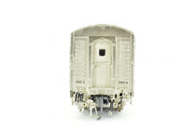 Load image into Gallery viewer, HO Brass OMI - Overland Models, Inc. CB&Q - Burlington Route EMD E5A 1960 Era No. 9915A Professionally Finished