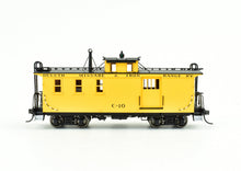 Load image into Gallery viewer, HO Brass Shoreham Shops DM&IR Long Caboose With Side Door, Factory Painted #C-10