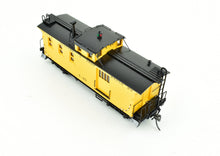 Load image into Gallery viewer, HO Brass Shoreham Shops DM&IR Long Caboose With Side Door, Factory Painted #C-10