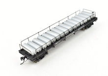 Load image into Gallery viewer, HO Brass MTS Imports HOKX - Hooker Chemicals ACF Chlorine Cylinder Tank Car Pro-Painted