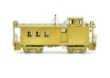 Load image into Gallery viewer, HO Brass Oriental Limited CB&Q - CB&Q NE-1 28' Side Door Wood Caboose