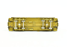 Load image into Gallery viewer, HO Brass Oriental Limited CB&Q - CB&Q NE-1 28' Side Door Wood Caboose