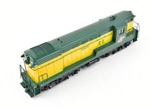 Load image into Gallery viewer, HO Brass The Car Works C&NW - Chicago & North Western Fairbanks Morse FM H-16-66 Road Switcher FP #1609