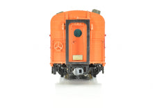 Load image into Gallery viewer, HO Brass Railway Classics MILW - Milwaukee Road Diner Tap Lounge Factory Painted #167