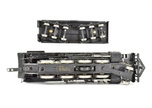 Load image into Gallery viewer, HO Brass Hallmark Models ATSF - Santa Fe Class 2507 2-8-0 Custom Painted and Upgraded