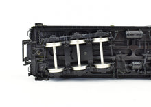 Load image into Gallery viewer, HO Brass W&R Enterprises NP - Northern Pacific Heater Car H-5 Factory Painted Loewy