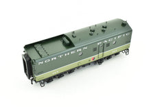 Load image into Gallery viewer, HO Brass W&R Enterprises NP - Northern Pacific Heater Car H-5 Factory Painted Loewy
