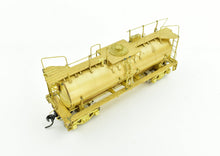 Load image into Gallery viewer, HO Brass Oriental Limited GN - Great Northern Water Car (Aux Tender X-927, X-928 & X-929)