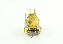 Load image into Gallery viewer, HO Brass Oriental Limited GN - Great Northern Water Car (Aux Tender X-927, X-928 & X-929)
