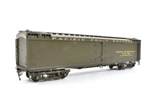 Load image into Gallery viewer, HO Brass CIL - Challenger Imports PFE - Pacific Fruit Express Refrigerator Car Earlier Version FP
