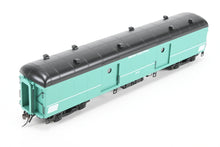Load image into Gallery viewer, HO Brass Railworks PC - Penn Central B-60b Baggage Car w/Roof Vents Factory Painted
