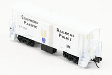 Load image into Gallery viewer, N Micro-Trains Line SP - Southern Pacific Police Caboose 2-Pack
