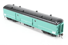 Load image into Gallery viewer, HO Brass Railworks PC - Penn Central B-60b Baggage Car w/Roof Vents Factory Painted
