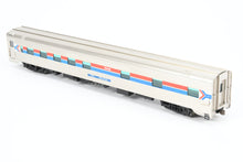 Load image into Gallery viewer, HO Brass Cascade Models Amtrak Ex. AT&amp;SF - Santa Fe Budd Pine Series 10RMT-6DBR Sleeper w/o Skirt Pro-Painted “Pine Arroyo&quot;
