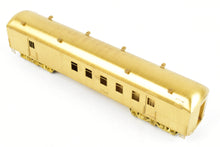 Load image into Gallery viewer, HO Brass S. Soho &amp; Co. SP - Southern Pacific 62&#39; Harriman Railway Post Office Car
