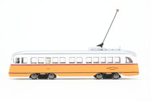 Load image into Gallery viewer, HO ConCor BER - Boston Elevated Railway PCC Streetcar 1936-1970 DCC Ready Factory Painted No. 3015
