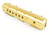 Load image into Gallery viewer, HO Brass S. Soho &amp; Co. SP - Southern Pacific 62&#39; Harriman Railway Post Office Car
