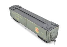 Load image into Gallery viewer, O Brass Oriental Limited GN - Great Northern Wood Express Reefer #2090 CP
