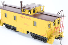 Load image into Gallery viewer, O Brass Sunset Models Third Rail UP - Union Pacific CA-1 Wood Caboose FP in Yellow/Brown No. 25766
