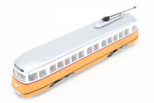 Load image into Gallery viewer, HO ConCor BER - Boston Elevated Railway PCC Streetcar 1936-1970 DCC Ready Factory Painted No. 3015
