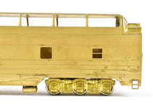 Load image into Gallery viewer, HO Brass S. Soho &amp; Co. GN - Great Northern Empire Builder #1390 View Series Dome Lounge

