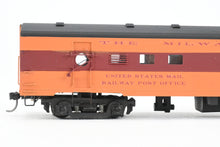 Load image into Gallery viewer, HO Brass Soho MILW - Milwaukee Road #1208 Baggage-RPO Custom Painted WRONG TRUCKS
