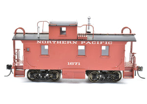 HO Brass W&R Enterprises NP - Northern Pacific 24' Wood Caboose #1600 Series Version 3 Painted