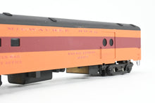 Load image into Gallery viewer, HO Brass Soho MILW - Milwaukee Road #1208 Baggage-RPO Custom Painted WRONG TRUCKS
