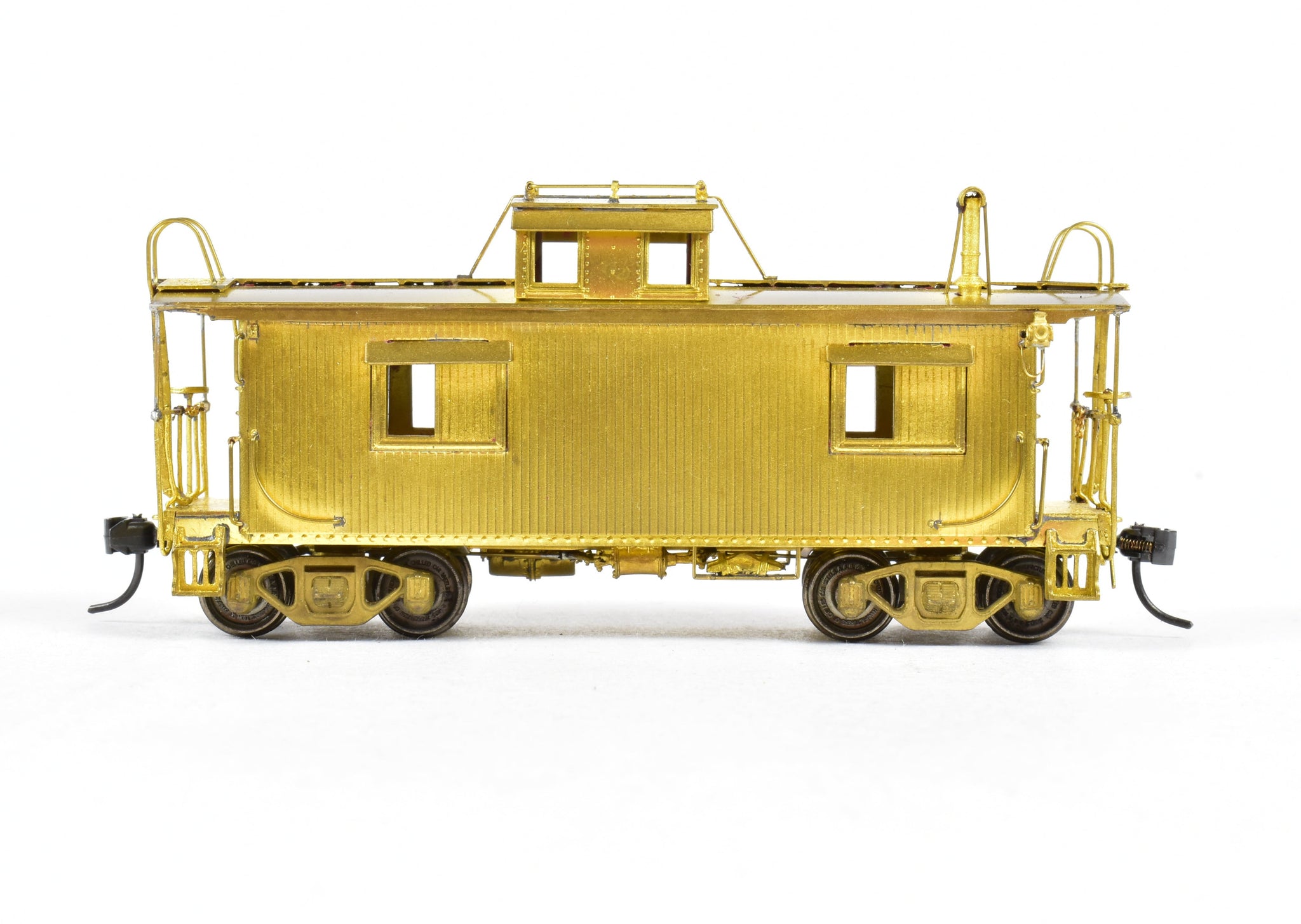 BX HO Scale Train Car CABOOSE C & O WITH TRUCKS CHESAPEAKE & OHIO