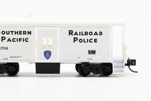 Load image into Gallery viewer, N Micro-Trains Line SP - Southern Pacific Police Caboose 2-Pack
