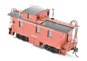 HO Brass W&R Enterprises NP - Northern Pacific 24' Wood Caboose #1600 Series Version 3 Painted