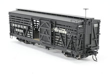 Load image into Gallery viewer, HOn3 Blackstone Models D&amp;RGW - Denver &amp; Rio Grande Western 30' Stock Car Flying Grande No. 5586
